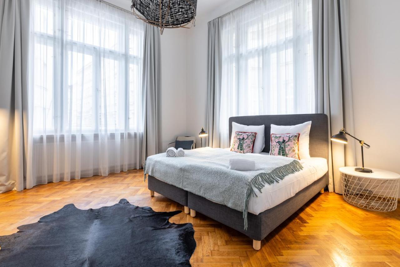 Charming 1 Bedroom In The Center Of דירה פראג